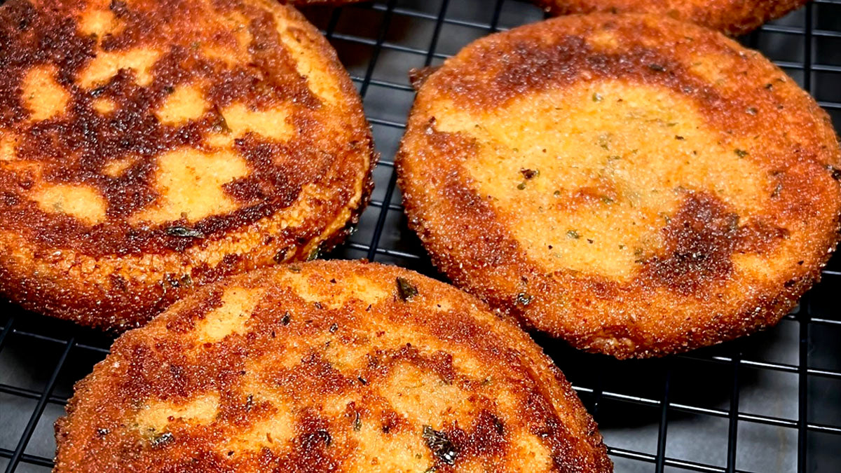 Crispy Cheddar Grit Cakes